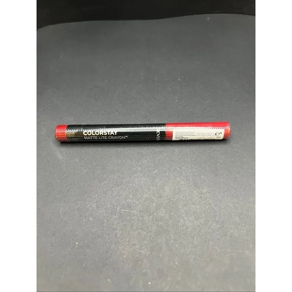 New Sealed Revlon Colorstay Matte Lite Crayon 011 Lifted